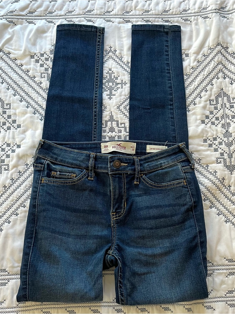 Vintage Hollister Women's Dark Blue Skinny Low Waisted Jeans Size 23/00